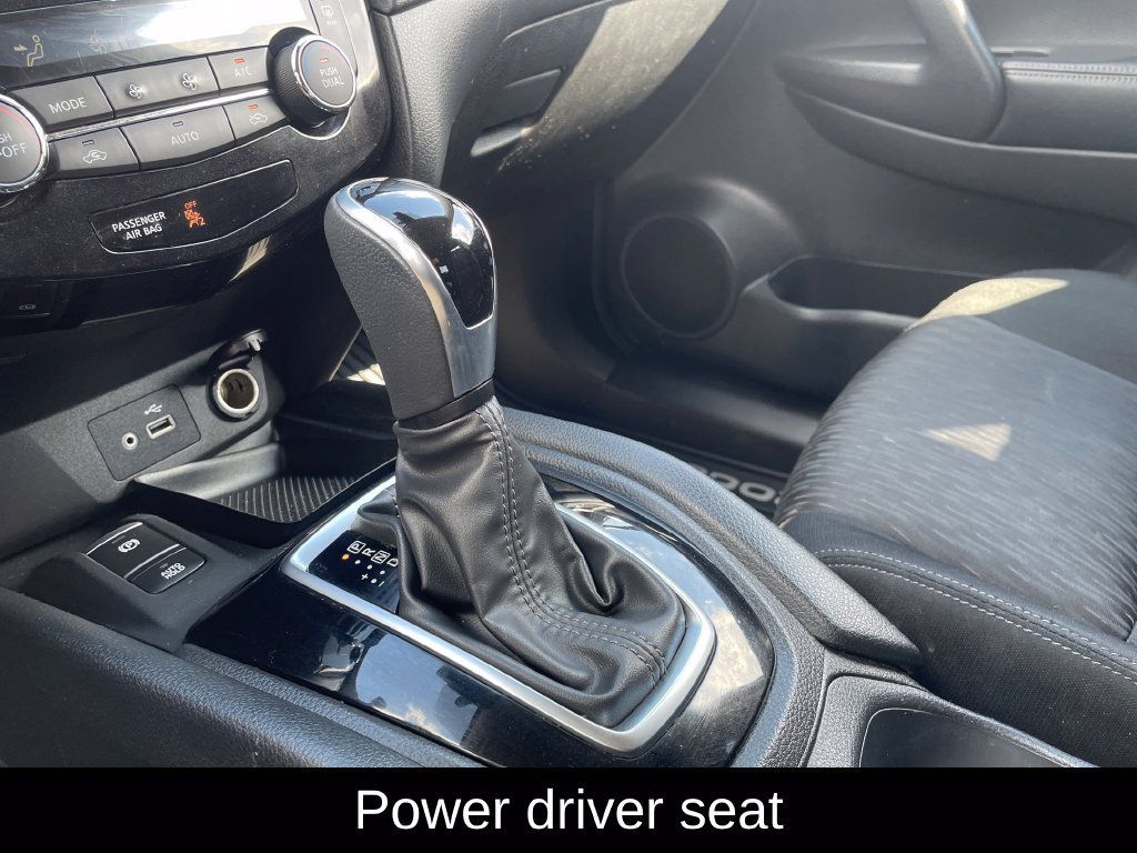 Used 2019 Nissan Rogue SV w/ Premium Package AWD/4WD image 19