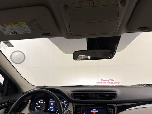 Certified 2022 Nissan Rogue Sport SV FWD image 20