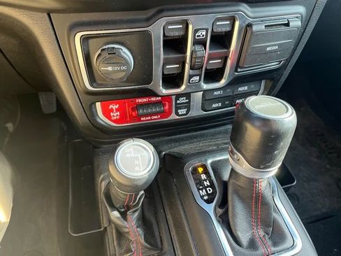 Used 2021 Jeep Gladiator Rubicon image 19