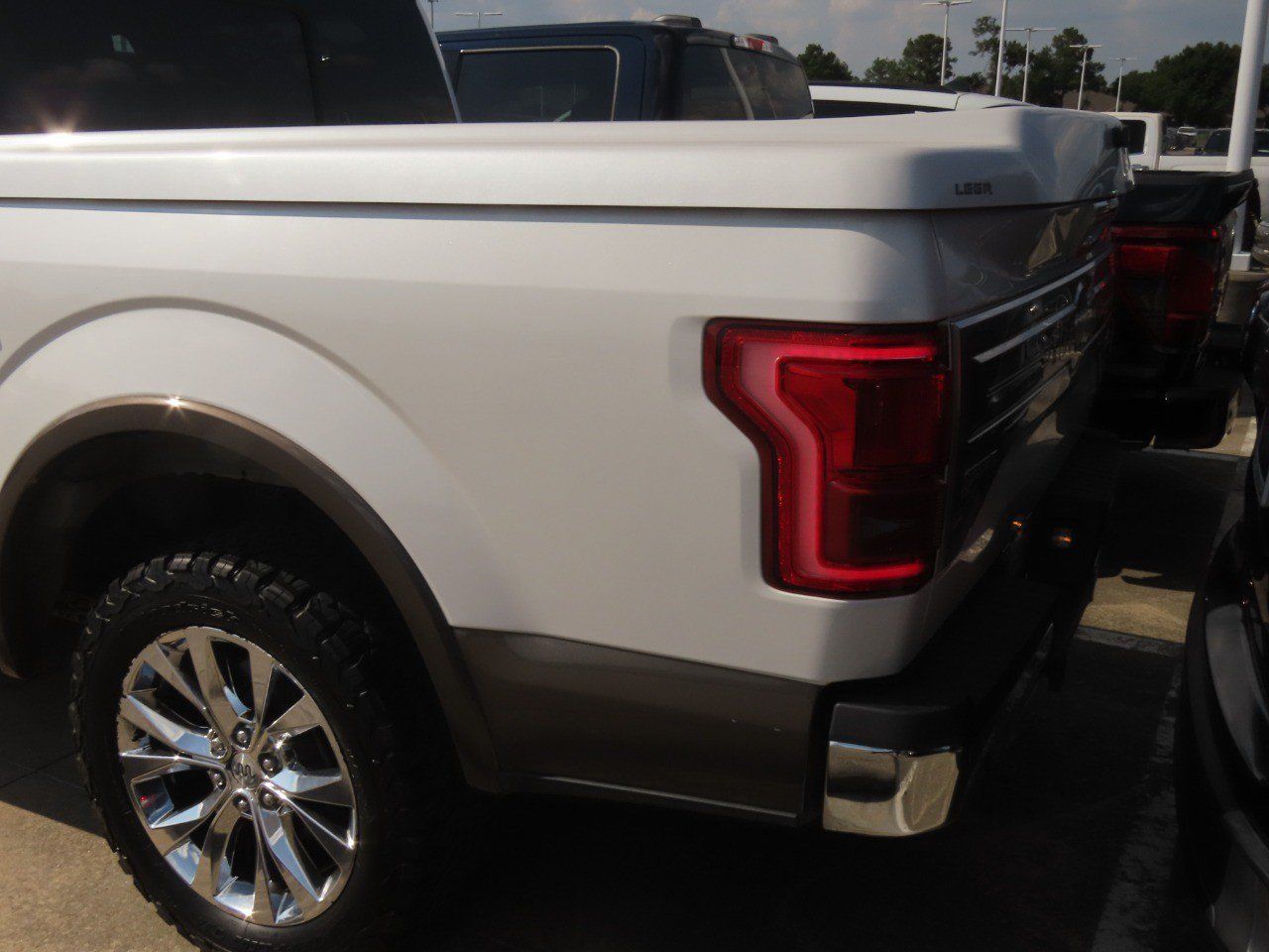 Used 2015 Ford F150 King Ranch w/ Equipment Group 601A Luxury AWD/4WD image 11