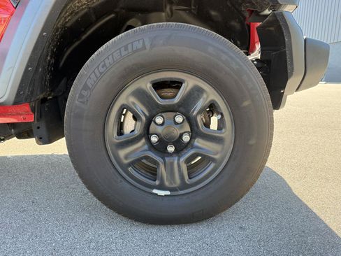 Used 2023 Jeep Wrangler Sport AWD/4WD image 14