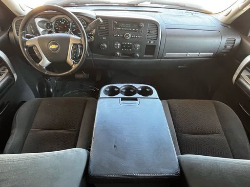 Used 2007 Chevrolet Silverado 2500 LT w/ 1LT Convenience Package AWD/4WD image 15