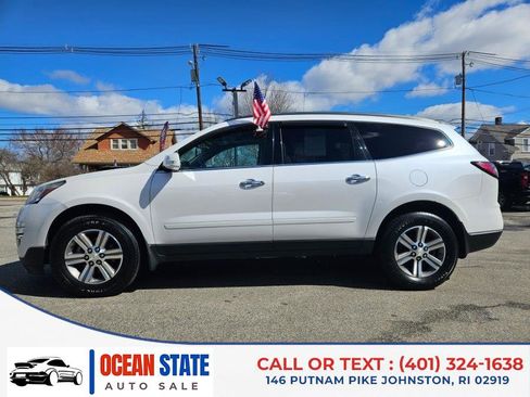 Used 2016 Chevrolet Traverse LT image 2