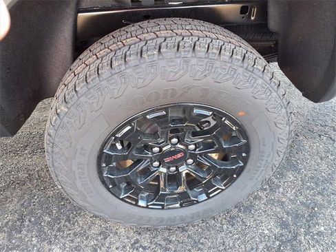 New 2026 GMC Canyon Elevation w/ Convenience Package image 31