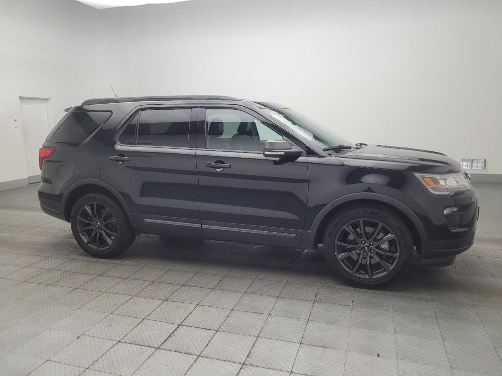 Used 2018 Ford Explorer XLT w/ Equipment Group 202A FWD image 11