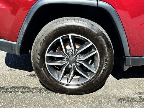 Used 2019 Jeep Grand Cherokee Limited image 11