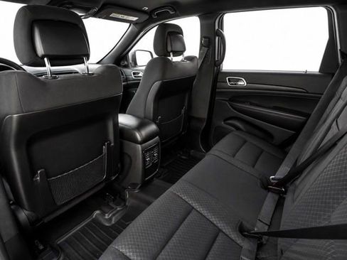 Used 2018 Jeep Grand Cherokee Laredo AWD/4WD image 19