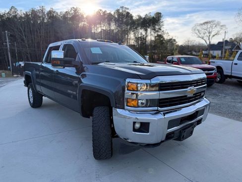 Used 2015 Chevrolet Silverado 2500 LT w/ Z71 Package, Off-Road AWD/4WD image 2