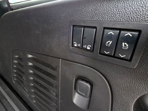 Used 2016 Chevrolet Suburban LT AWD/4WD image 8