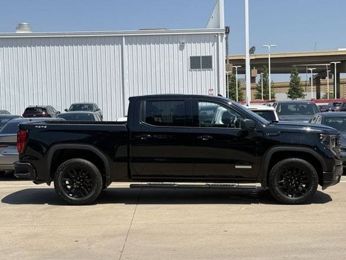 Used 2024 GMC Sierra 1500 Elevation AWD/4WD image 3