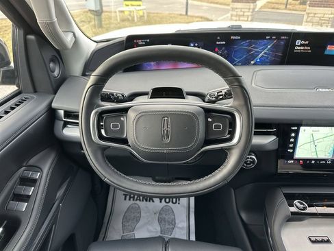 New 2026 Lincoln Navigator L Premier AWD/4WD image 14
