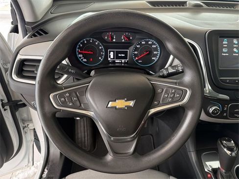 Used 2018 Chevrolet Equinox LS image 27