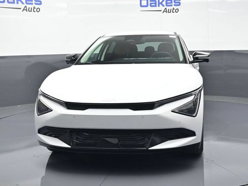 New 2026 Kia EV6 Wind RWD image 3