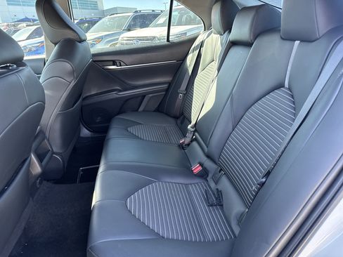 Used 2022 Toyota Camry SE image 25
