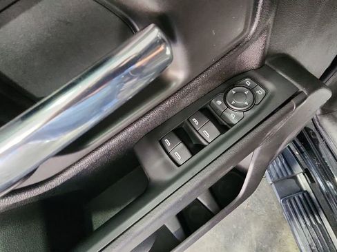 Used 2024 Chevrolet Silverado 2500 Custom w/ Custom Value Package image 17