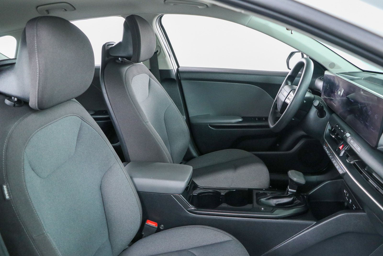 Used 2025 Kia K4 FWD image 26