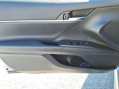 Certified 2022 Toyota Camry SE image 12