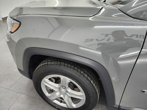 Used 2024 Jeep Compass Latitude image 31