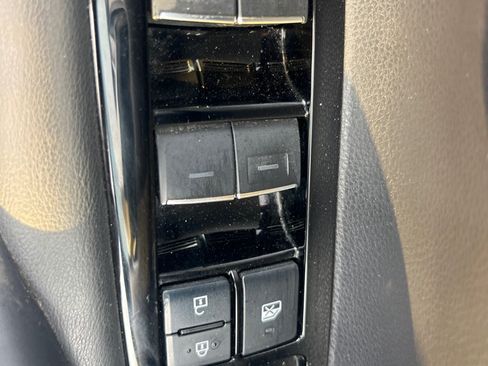 Used 2019 Toyota Corolla SE FWD image 23