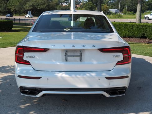 Used 2019 Volvo S60 T5 R-Design FWD image 9