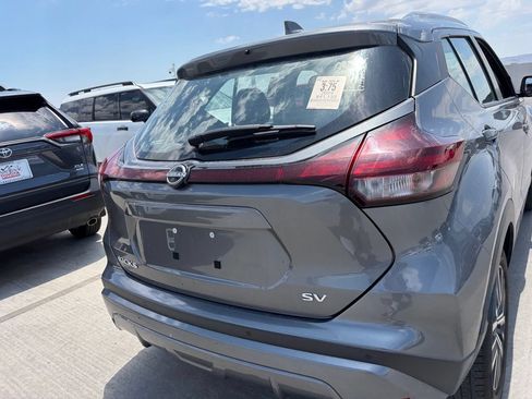 Used 2024 Nissan Kicks SV FWD image 4