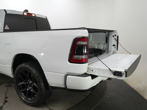 Used 2024 RAM 1500 Laramie AWD/4WD image 9