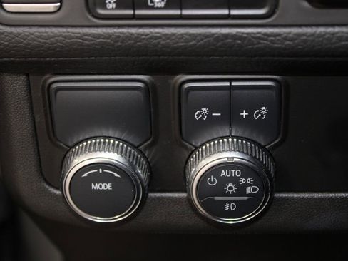 Used 2024 GMC Yukon XL Denali image 49