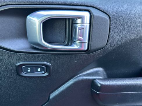 Used 2021 Jeep Wrangler Unlimited Rubicon image 22