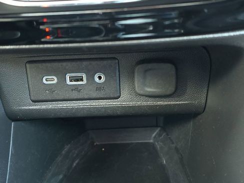 Used 2023 Buick Encore GX Essence w/ Experience Buick Package image 17