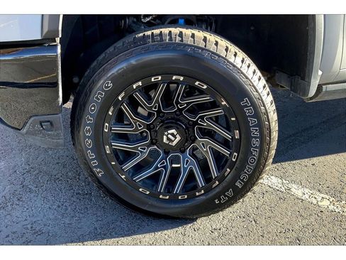 Used 2024 Chevrolet Silverado 2500 ZR2 w/ Technology Package image 10