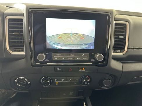 Used 2024 Nissan Frontier SV image 22