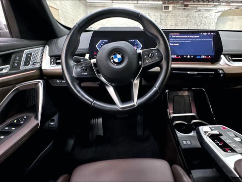 Used 2024 BMW X1 xDrive28i w/ Premium Package AWD/4WD image 8