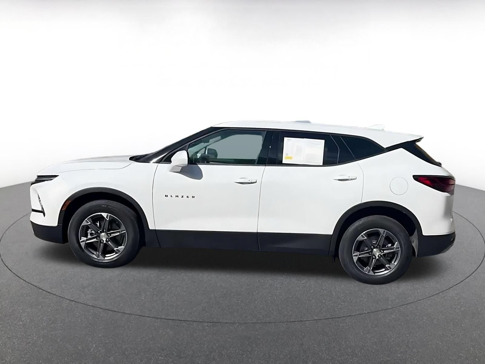 Used 2026 Chevrolet Blazer LT FWD image 8