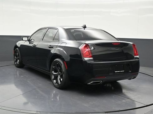 Used 2023 Chrysler 300 Touring w/ Sport Appearance Package image 3