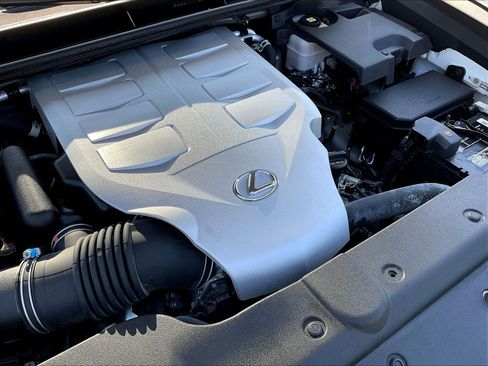 Used 2023 Lexus GX 460 Luxury w/ Sport Design Package AWD/4WD image 32