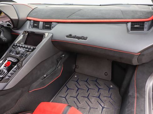 Used 2019 Lamborghini Aventador SVJ AWD/4WD image 60