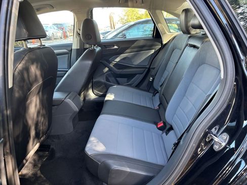 Used 2025 Volkswagen Jetta SE image 24