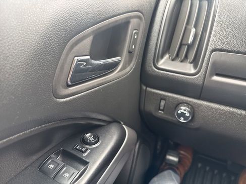 Used 2022 Chevrolet Colorado LT w/ Fleet Safety Package RWD image 13