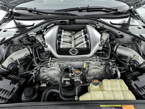 Used 2009 Nissan GT-R Premium AWD/4WD image 12