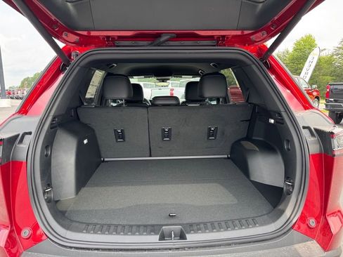 Used 2026 Chevrolet Equinox ACTIV w/ Convenience Package III image 11