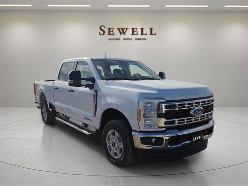 New 2026 Ford F250 XLT w/ FX4 Off-Road Package image 6