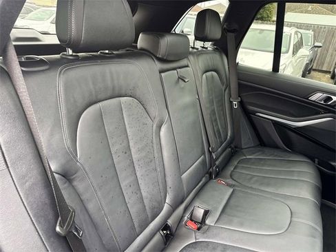 Used 2022 BMW X5 xDrive40i w/ M Sport Package image 12