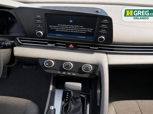 Used 2023 Hyundai Elantra SE FWD image 14