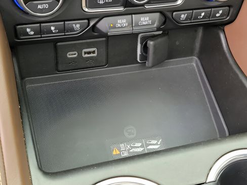 Used 2021 Chevrolet Tahoe High Country image 10