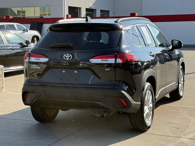 Used 2025 Toyota Corolla Cross LE FWD image 4