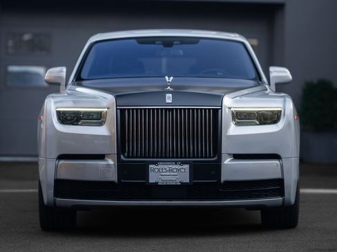 Certified 2023 Rolls-Royce Phantom Sedan w/ The Phantom Package image 40