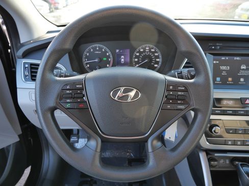 Used 2017 Hyundai Sonata SE w/ Cargo Package image 26