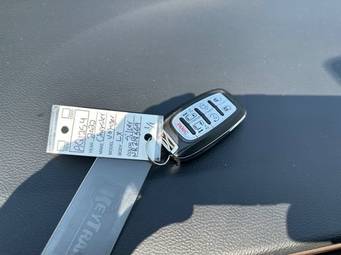 Used 2022 Chrysler Voyager LX FWD image 46