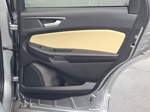 Used 2024 Ford Edge SE image 8