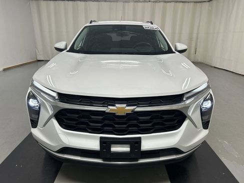 Certified 2024 Chevrolet Trax LT w/ Driver Confidence Package FWD image 3